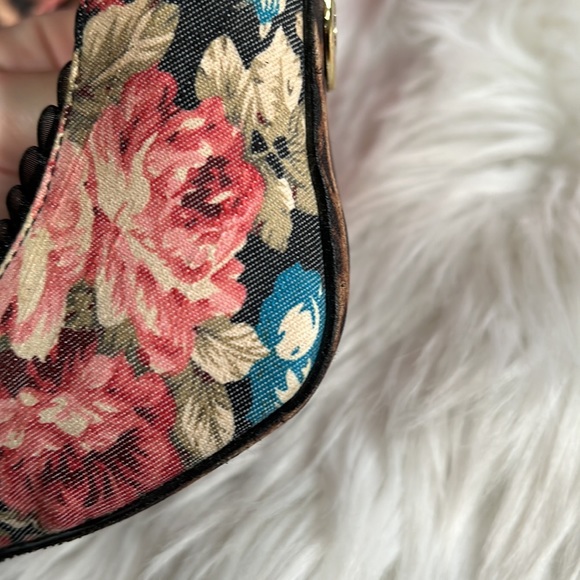 ❌ Betsey Johnson Floral Bow “Cammie” Heels - Picture 7 of 9